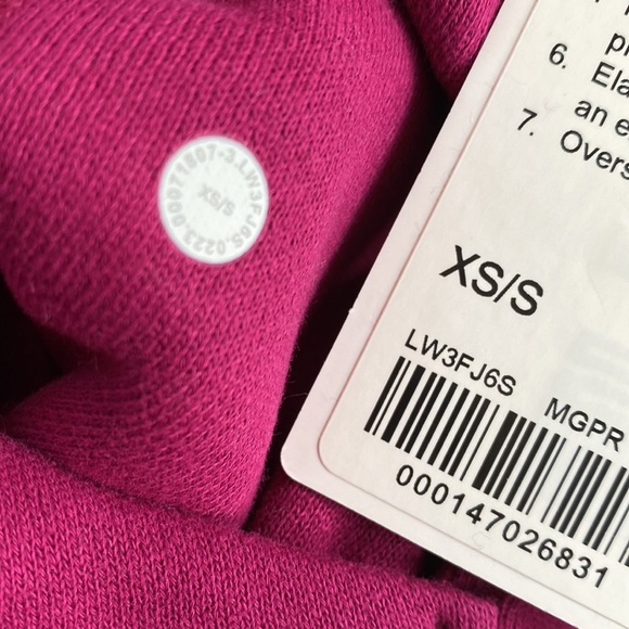 ❤️ Lululemon Scuba Oversized Funnel Neck in Magenta Purple NWT Size XS/S - Picture 7 of 7
